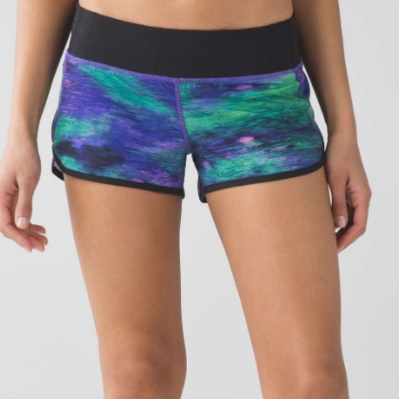 Lululemon Sz 8 Speed Up Shorts Rio Nights 2.5" Inseam - Picture 5 of 9